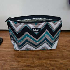 THIRTY-ONE Medium Thermal Zipper Pouch in the Dotty Chevron Pattern NEW